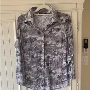 David Cline stars button/snap down. Size Medium